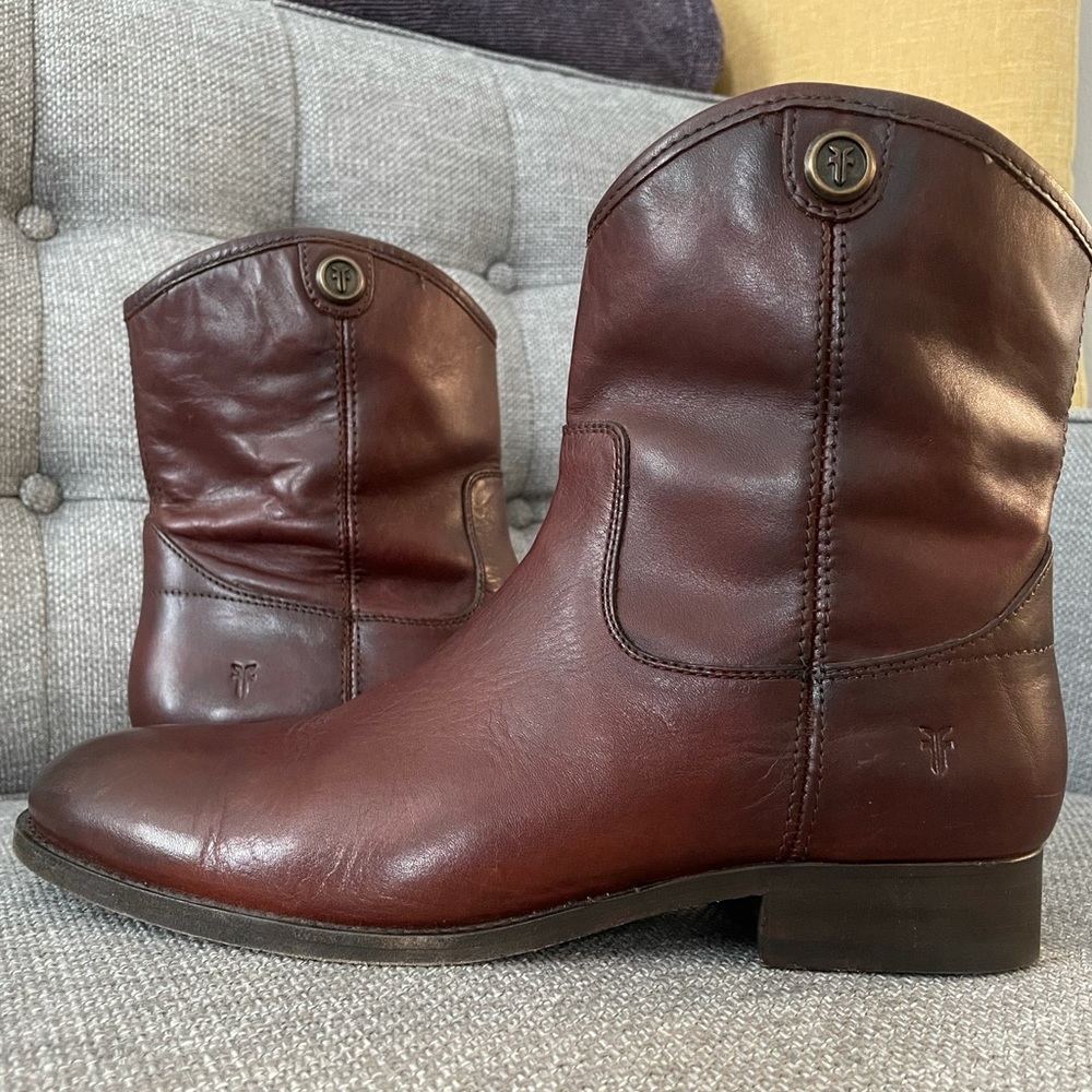 Frye Melissa Button Leather Boots Size 9.